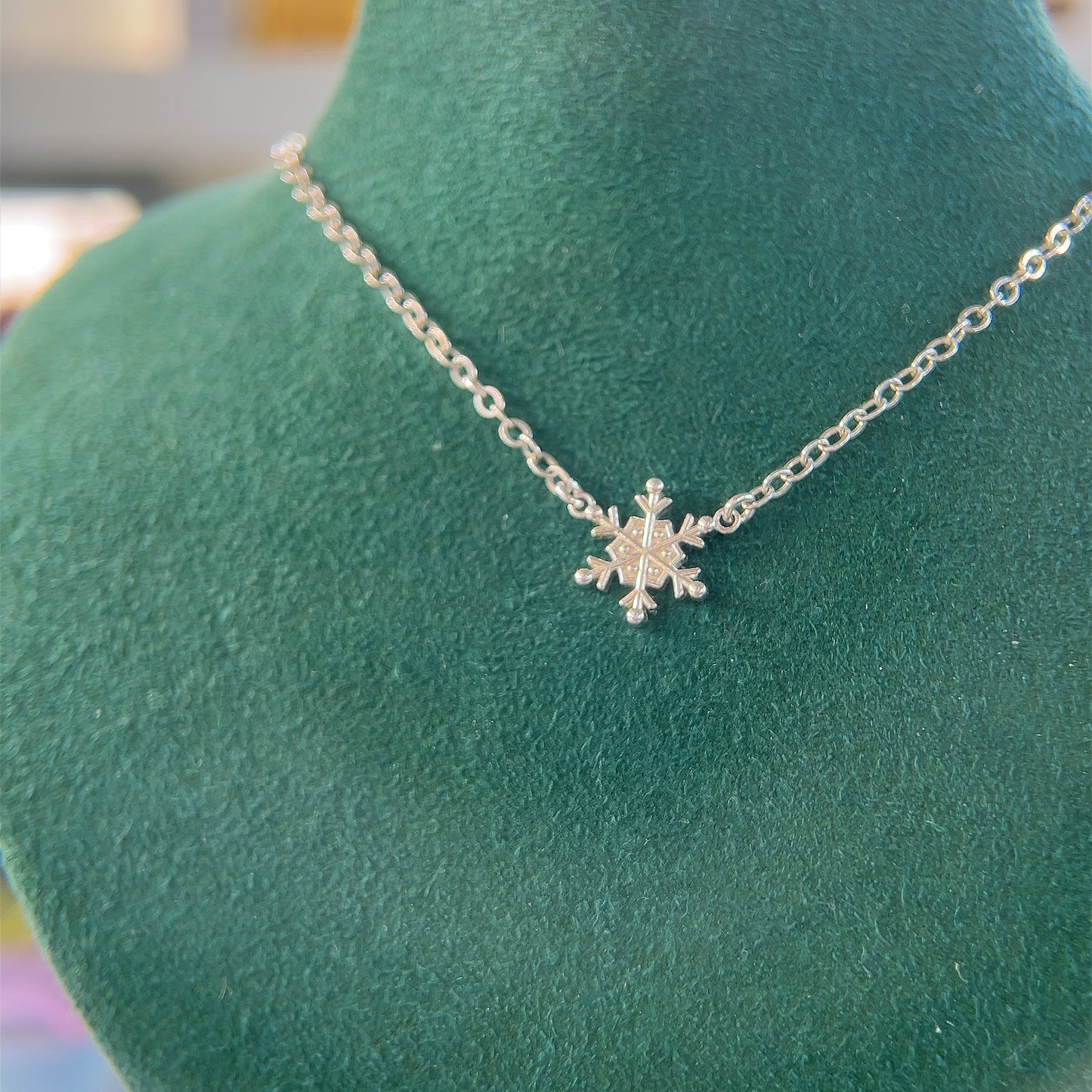 The Tiny Snowflake necklace