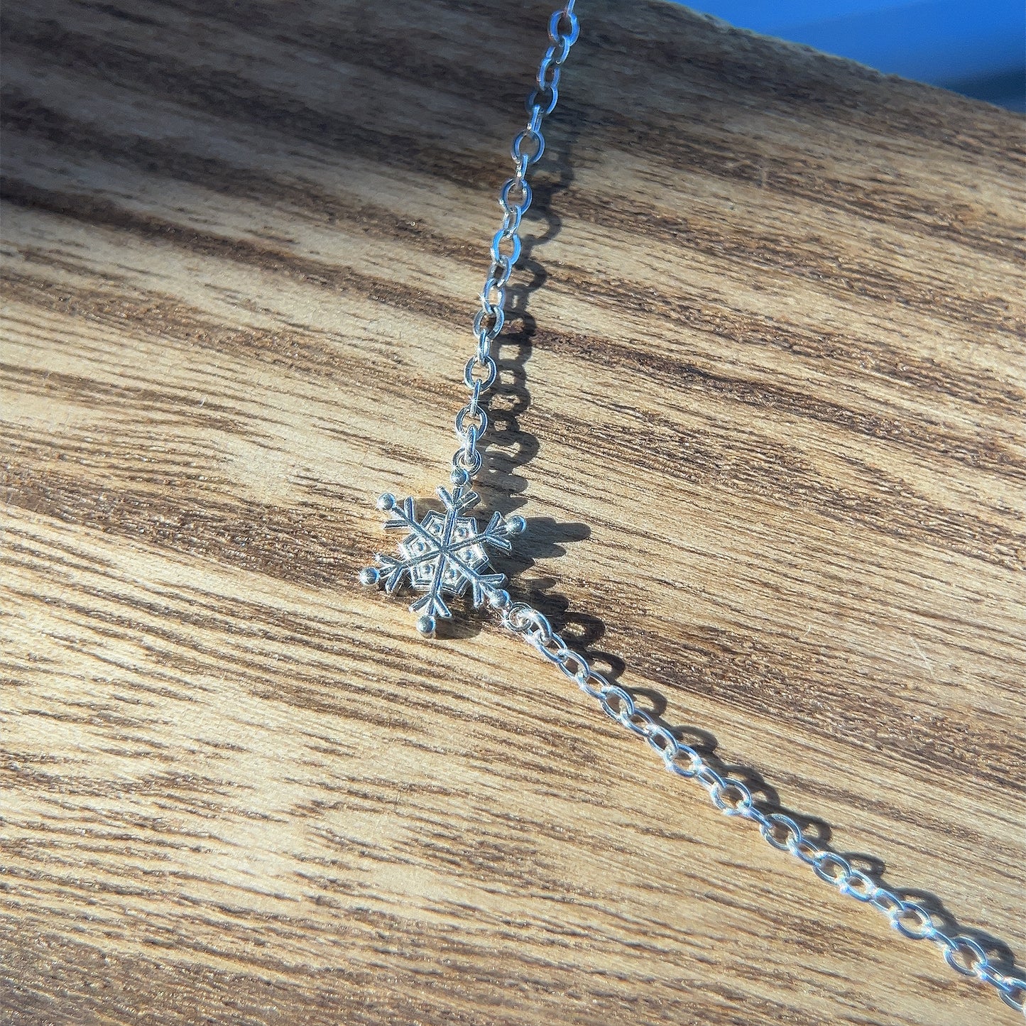 The Tiny Snowflake necklace