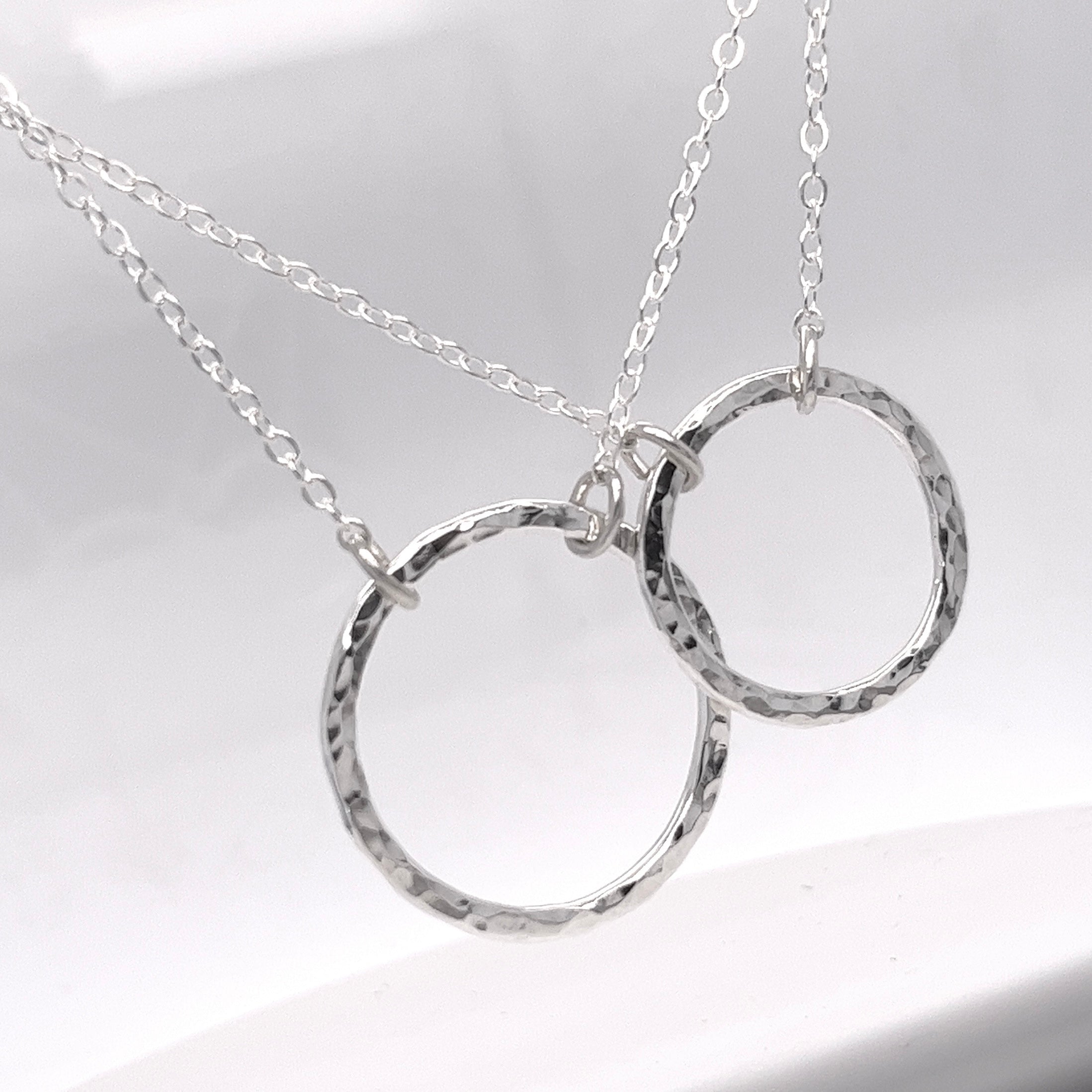 Silver Interlocking Circles Necklace - Azendi